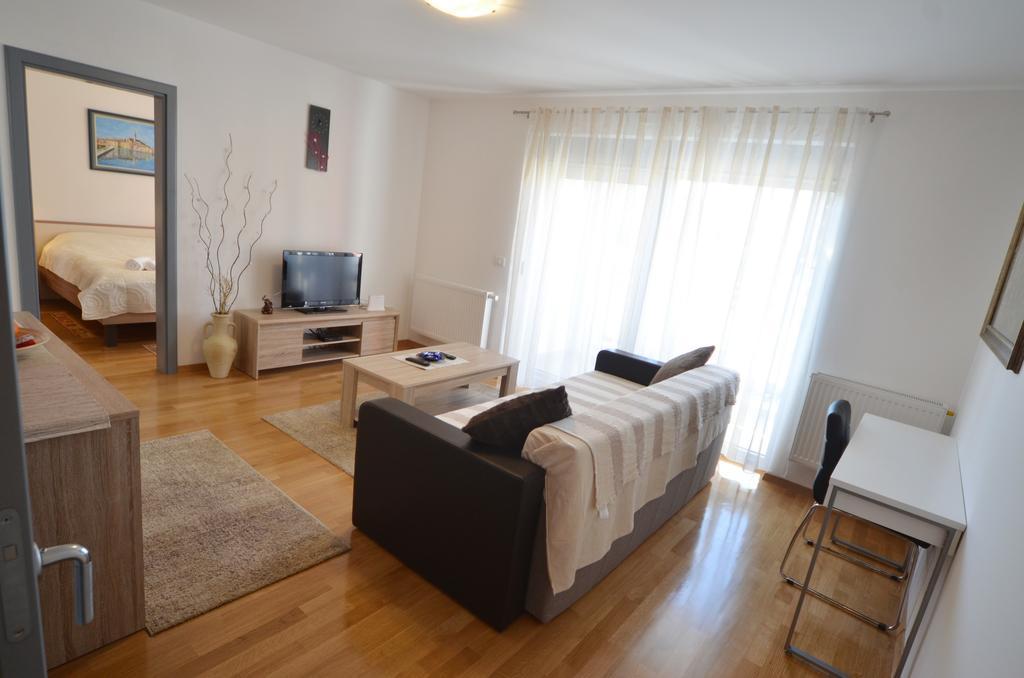 רוביני Apartment Dina 52 מראה חיצוני תמונה